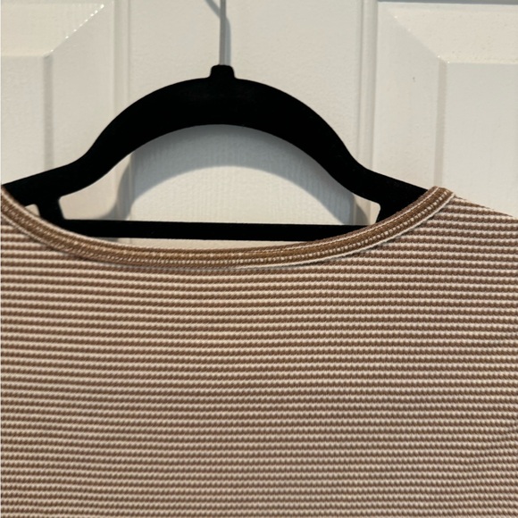 American Eagle Ribbed Brown V-Neck Crop Top Size L - Picture 3 of 10